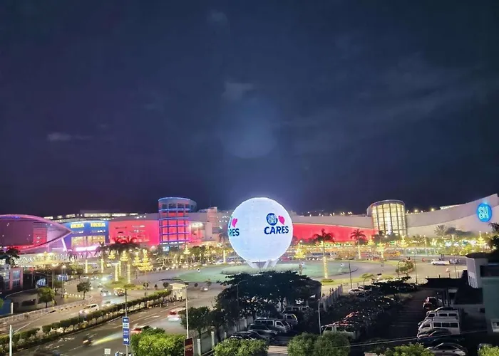 Отель Staycation Near Mall Of