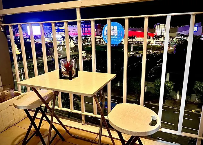 Staycation Near Mall Of 5* Манила